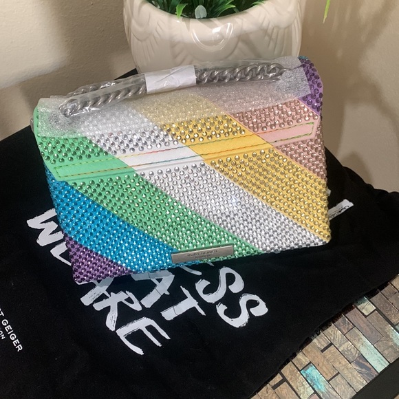 Mini Kensington Rhinestone Shoulder Bag
Kurt Geiger London - Picture 4 of 17